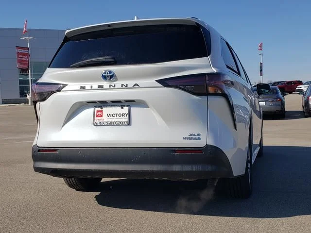 Used 2024 Beige Toyota XLE image 5