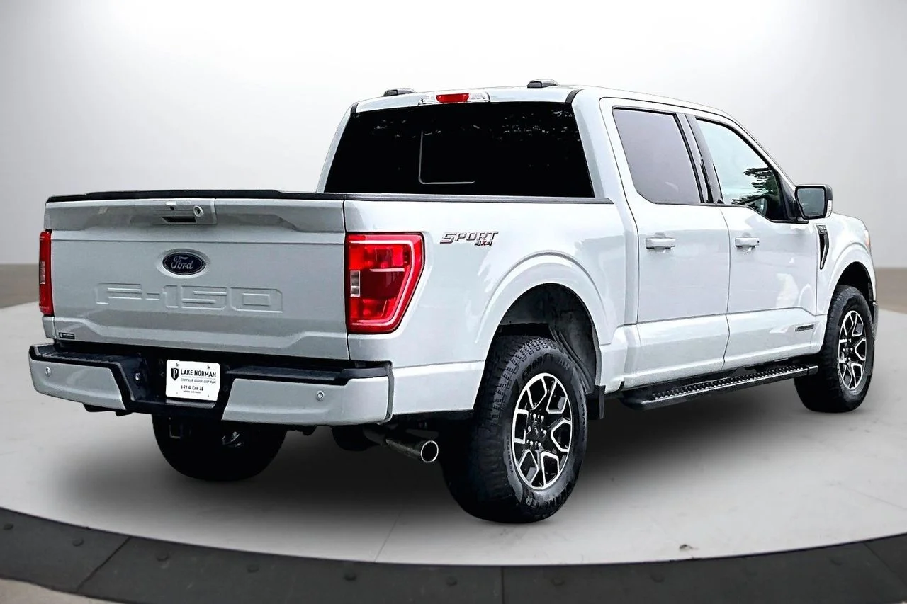 Used 2023 White Ford XLT image 9