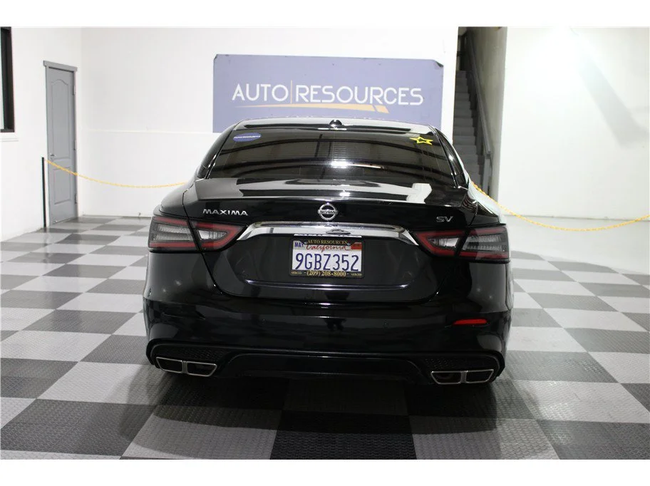 Used 2021 Super Black Nissan SV image 5