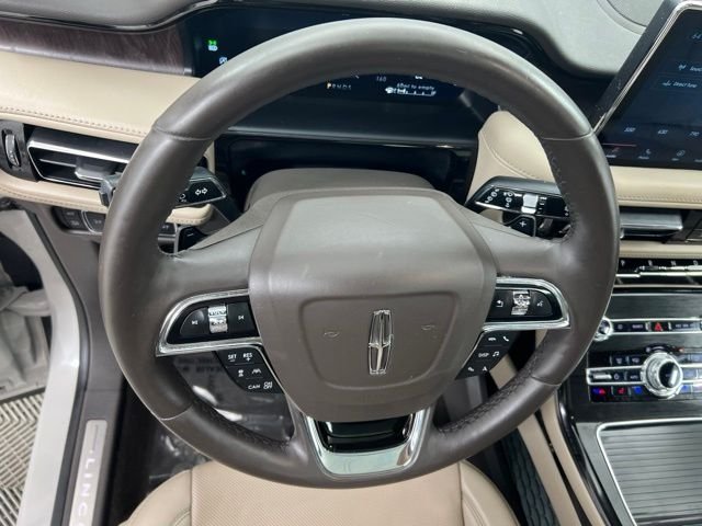 Used 2023 White Lincoln Reserve image 21