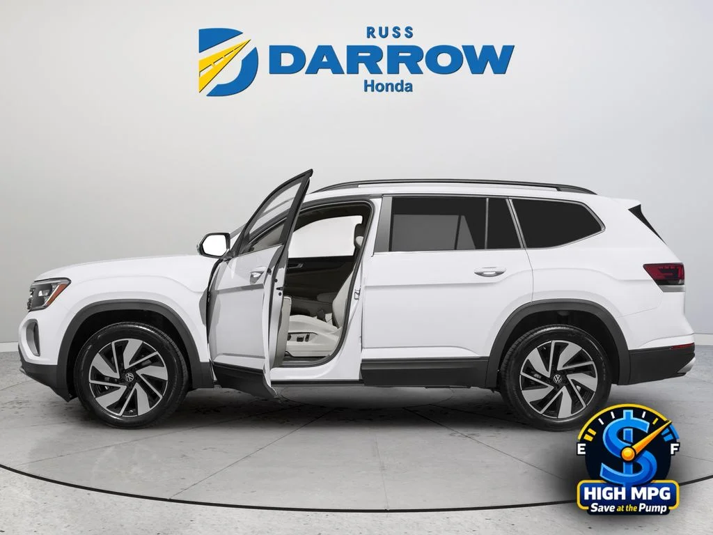 Used 2024 White Volkswagen 2.0T SE w/Technology image 9