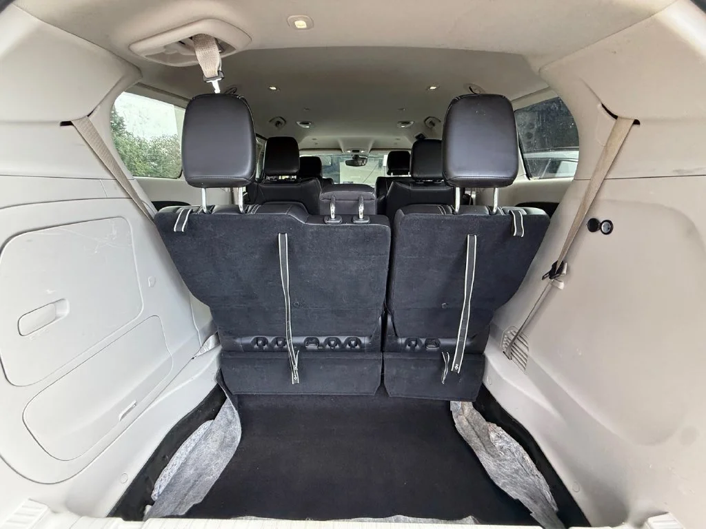 Used 2023 Silver Chrysler Touring L image 19