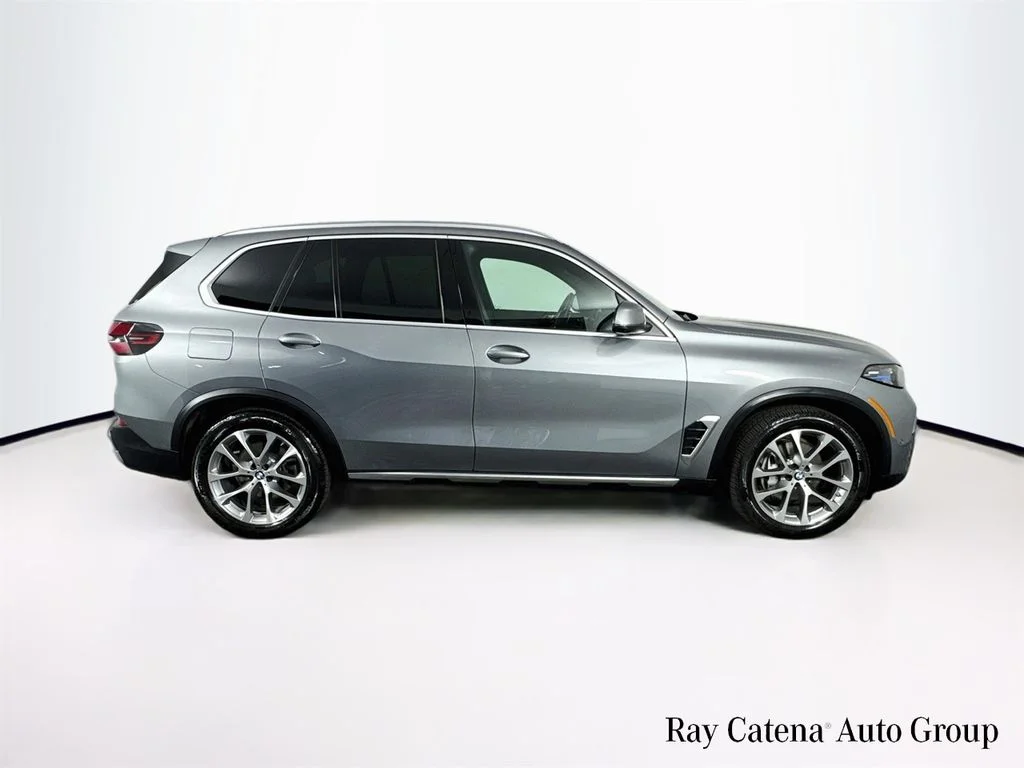 Used 2026 Gray BMW xDrive40i image 8
