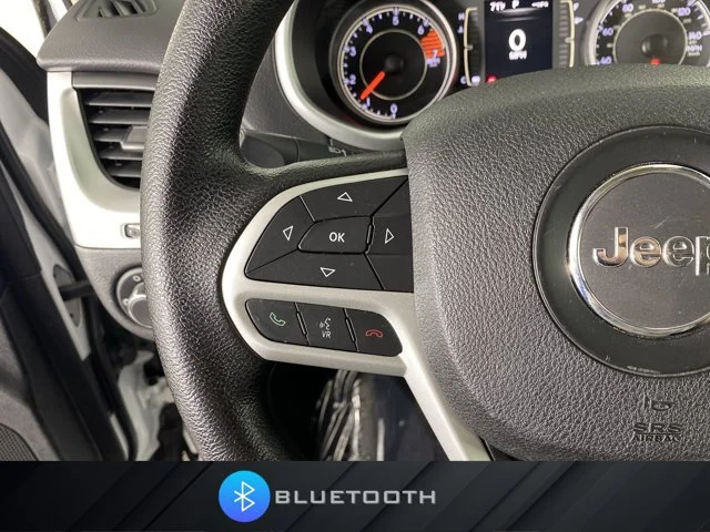 Used 2017 White Jeep Sport image 19