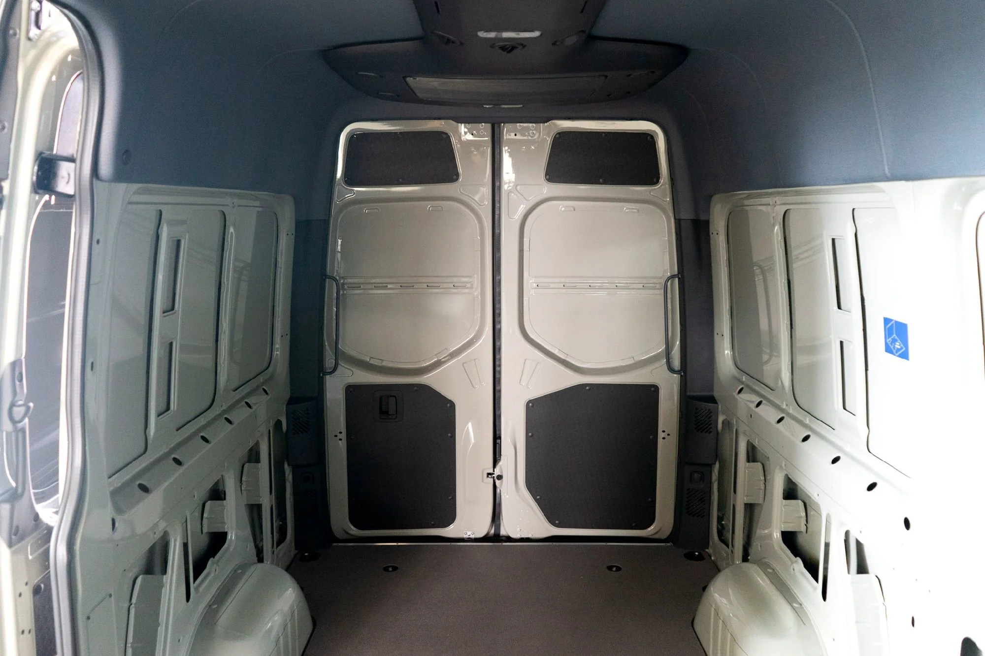 New 2025  Mercedes-Benz Cargo 144 WB image 19