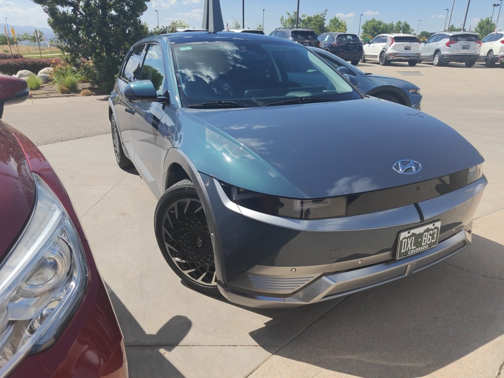 Used 2023 Didital Teal Hyundai Limited image 3