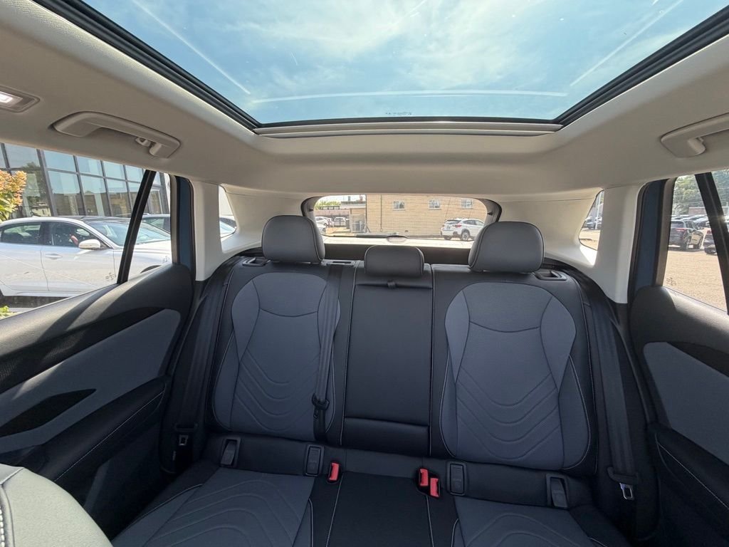 2026 Volkswagen Tiguan SE - Photo 12