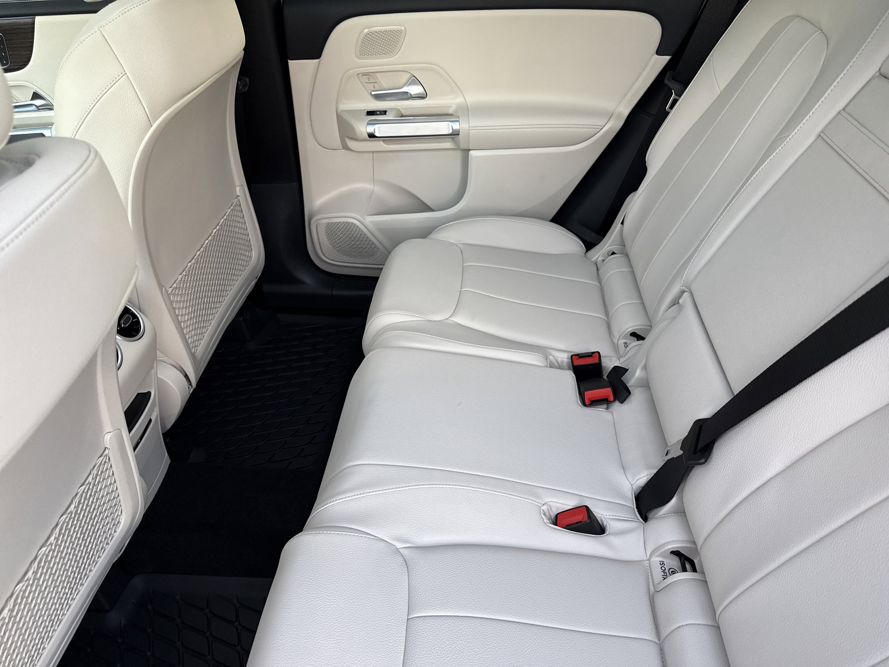 New 2026 Polar White Mercedes-Benz GLB 250 image 30