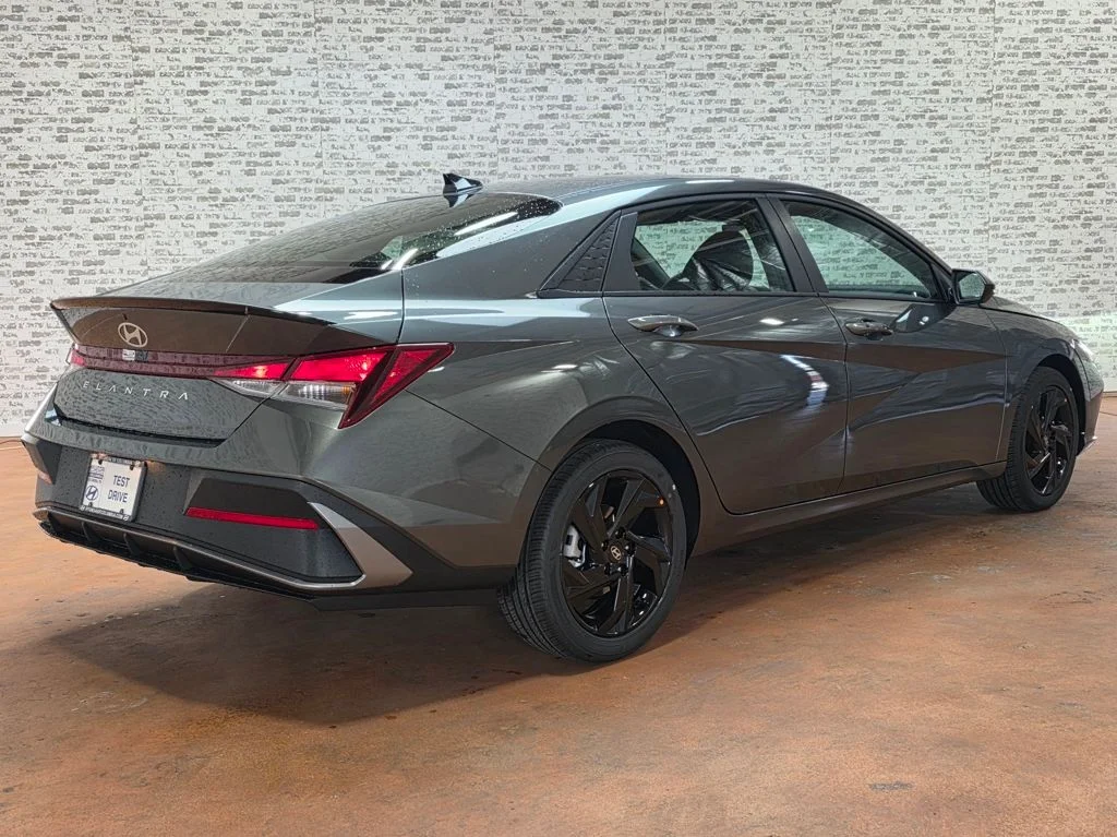 New 2026 Amazon Gray Hyundai SEL Sport image 5