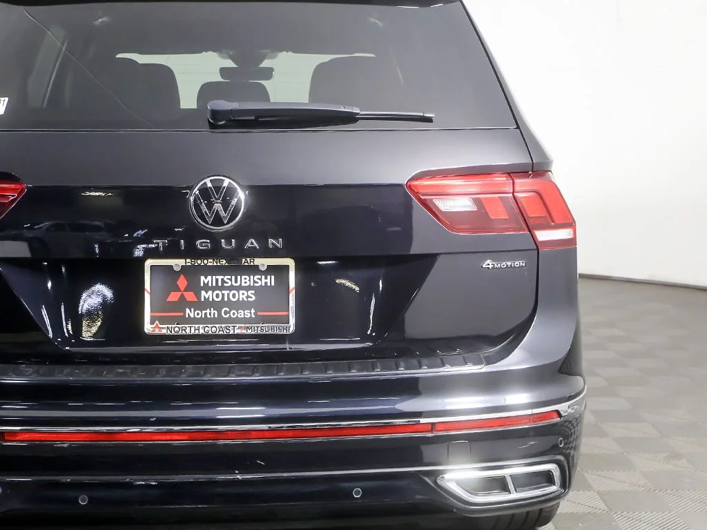 Used 2023 Black Volkswagen 2.0T SEL R-Line image 18