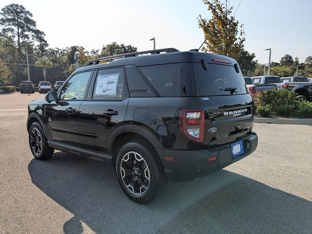 New 2025 Shadow Black Ford Outer Banks image 6