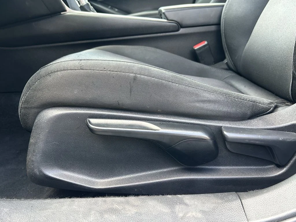 Used 2022 Silver Honda LX image 12
