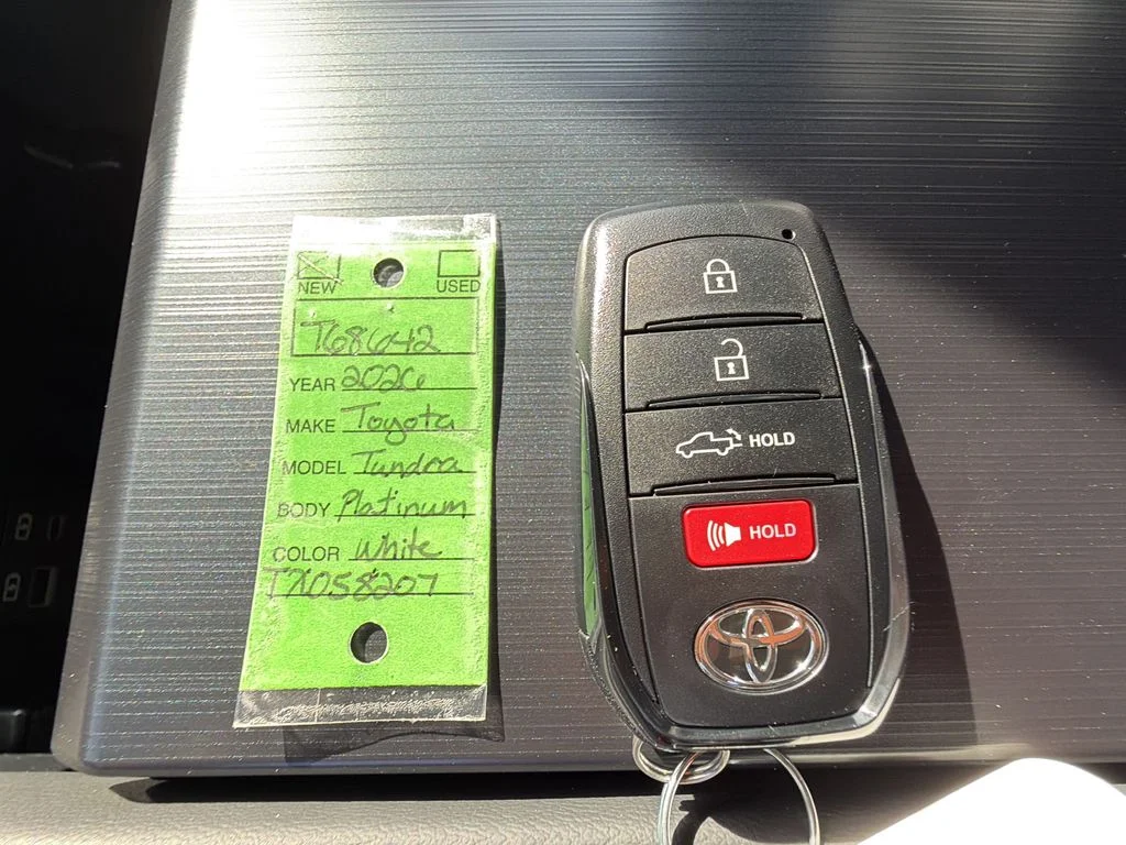 New 2026 Wind Chill Pearl <sup>1</sup> Toyota  Platinum image 36
