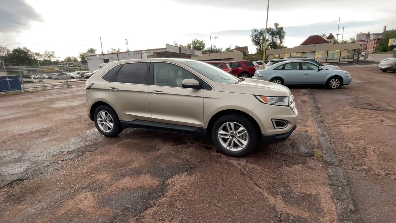2017 Ford Edge SEL photo 2