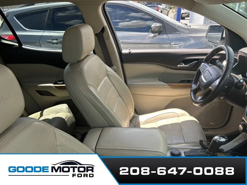 Used 2017 White Frost Tri-Coat GMC Denali image 3