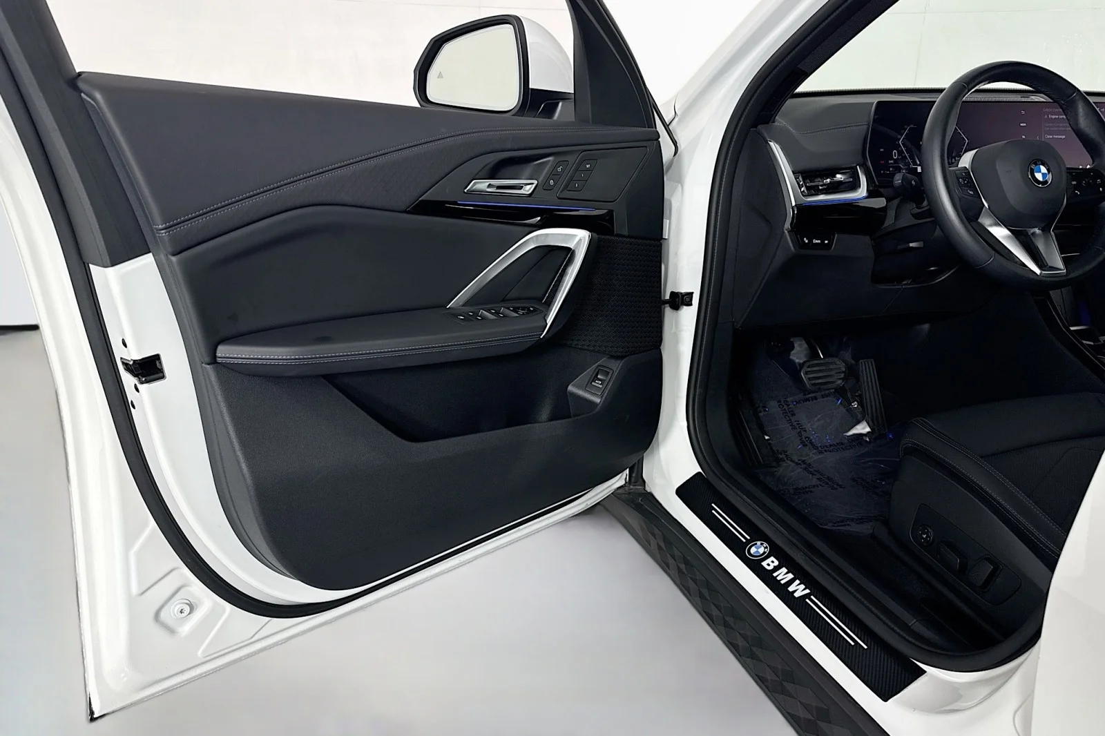 Used 2025 Alpine White BMW xDrive28i image 21