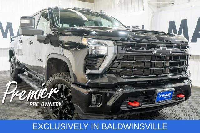 Used 2025 Black Chevrolet LT image 1