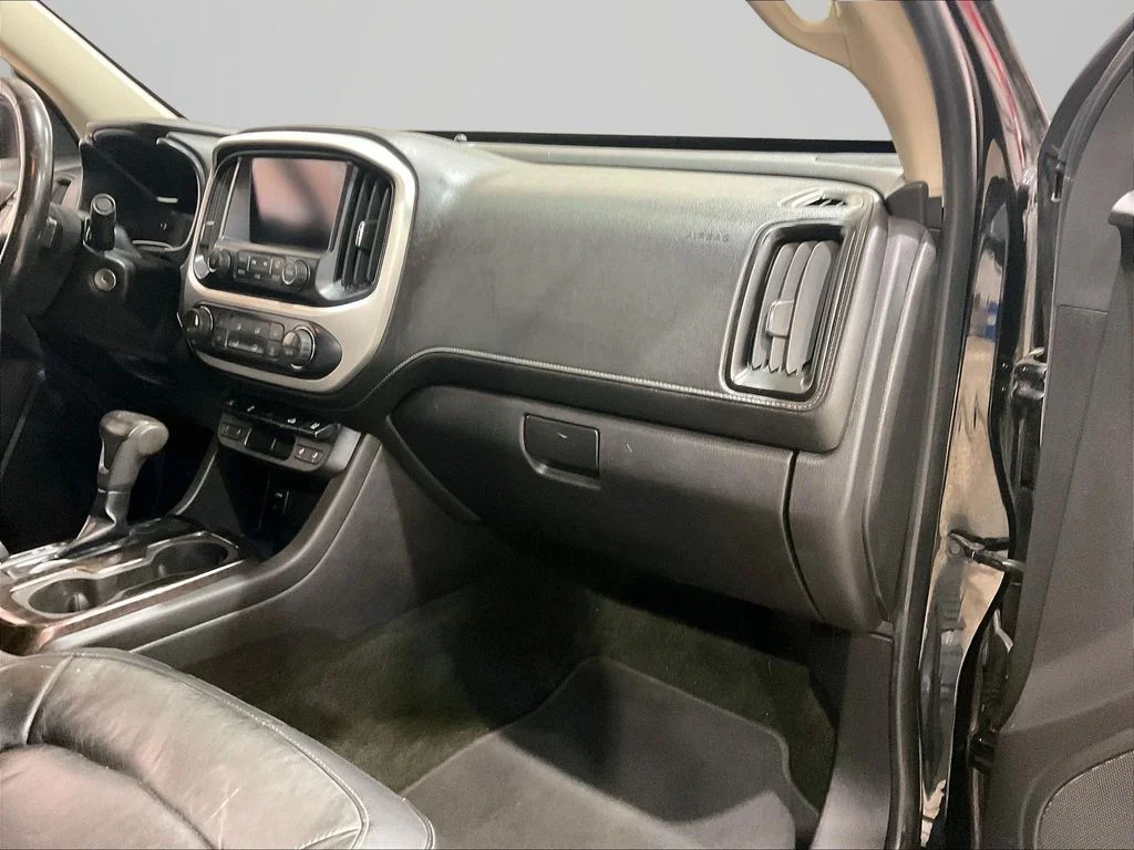 Used 2016 Black GMC SLT image 18