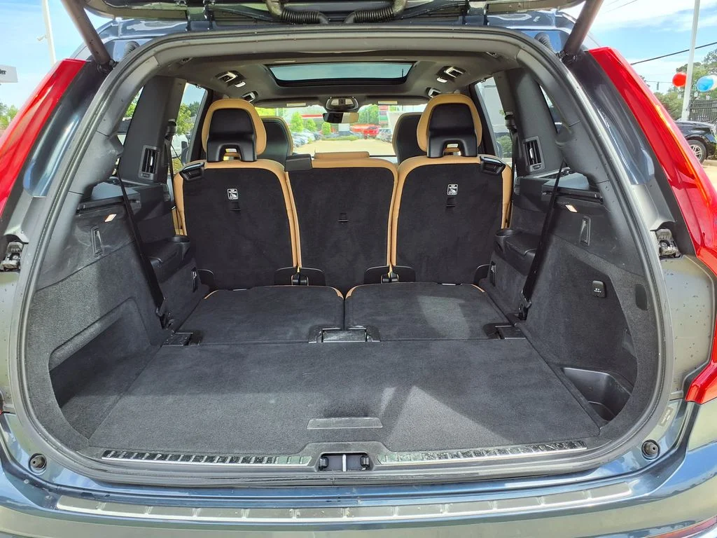 Certified Used 2024 Blue Volvo Ultimate image 10