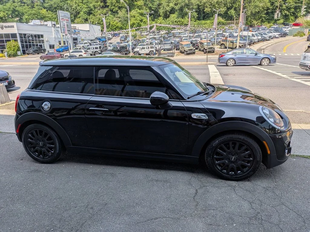 Used 2018 Black MINI Base image 5