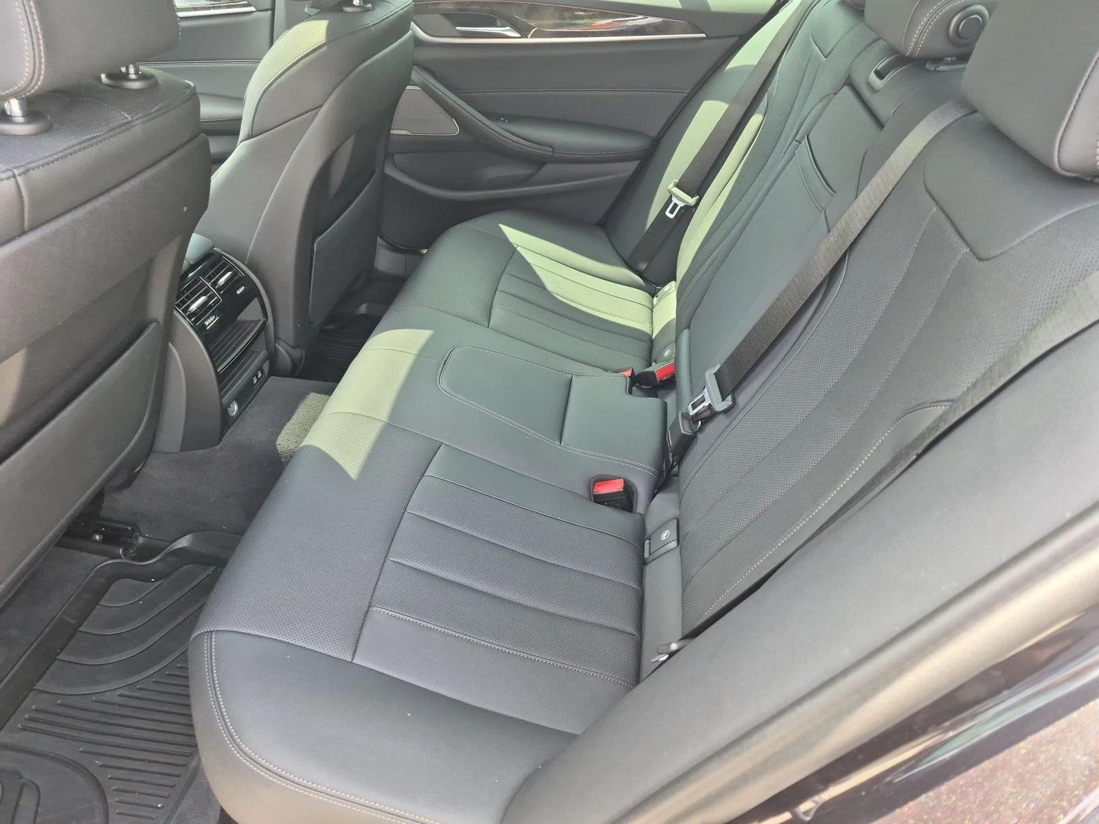 Certified Used 2023 Dark Graphite Metallic BMW 530i xDrive image 33