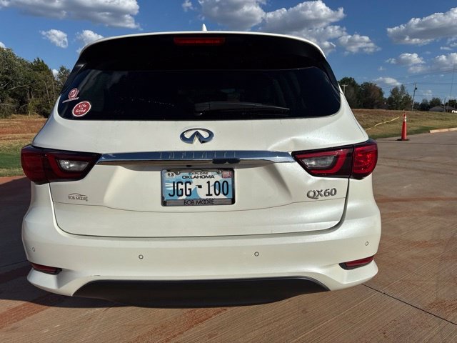 Used 2019 White INFINITI LUXE image 6