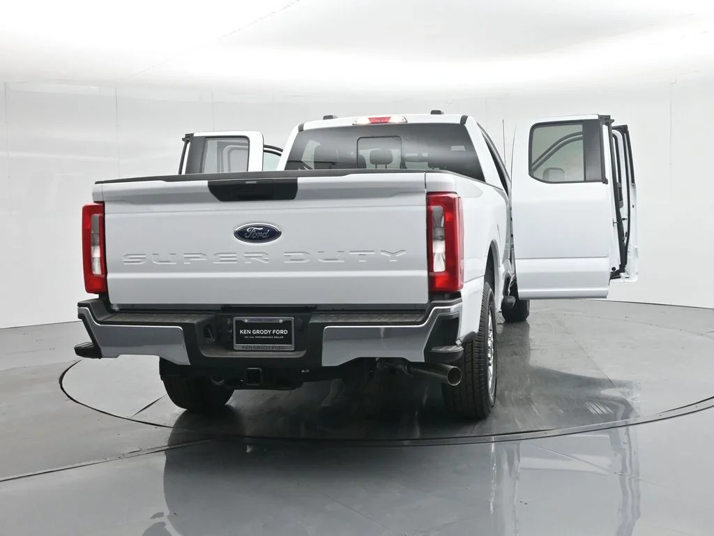 New 2026 White Ford XLT image 30