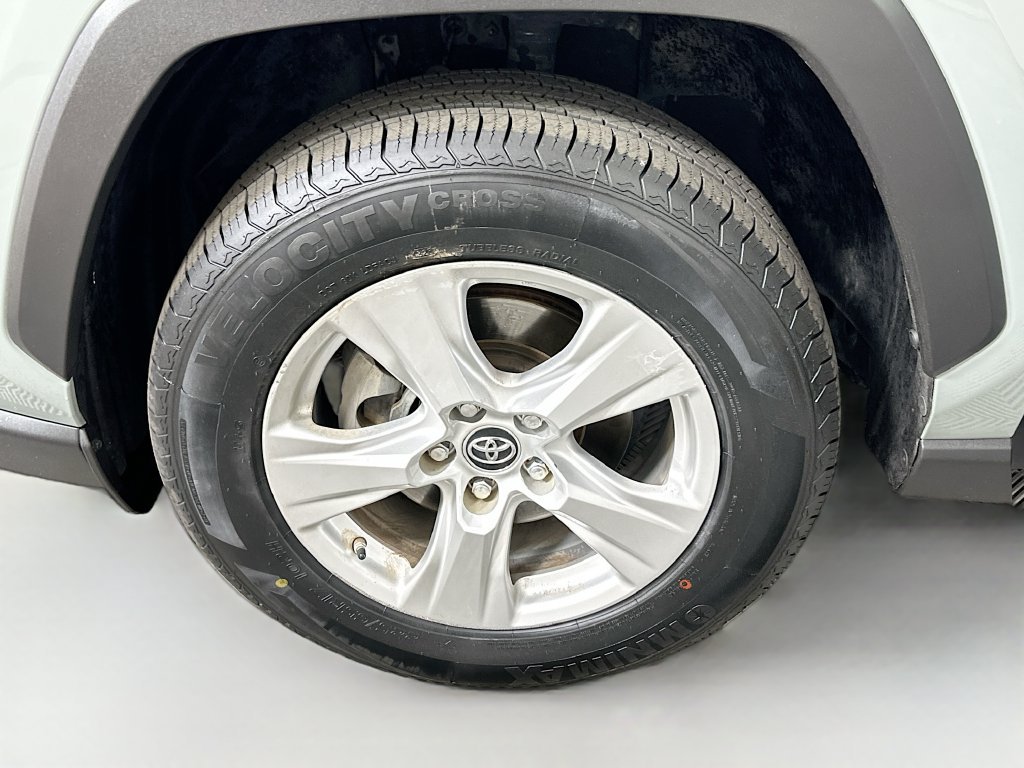 Used 2019  Toyota XLE image 31