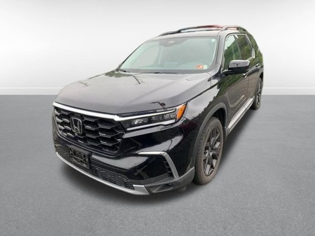 2025 Honda Pilot Touring AWD's photo