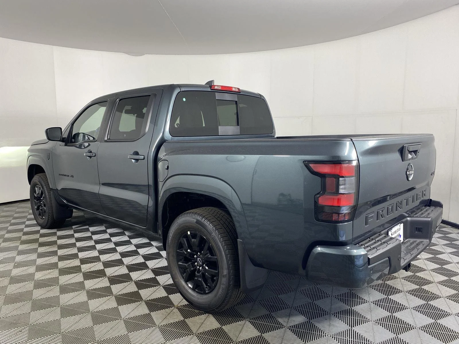 New 2027 Alpine Metallic Nissan Crew Cab SV image 17