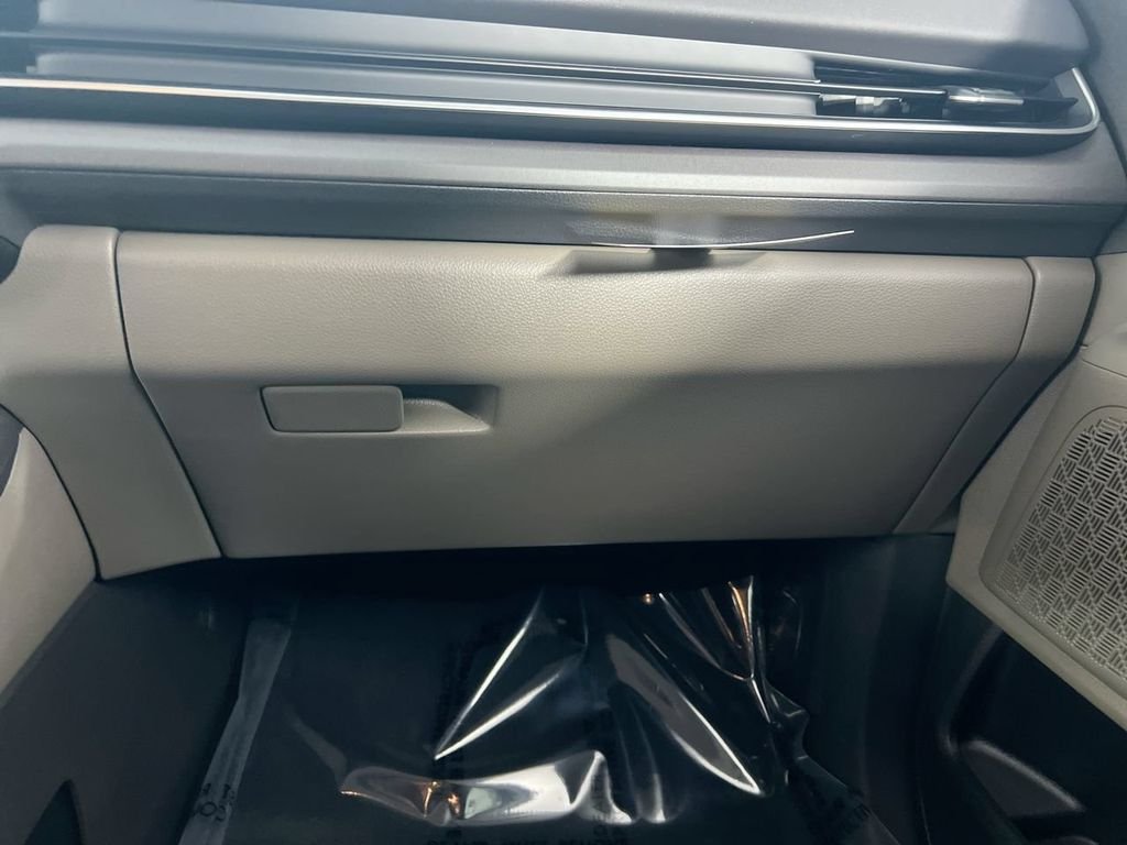 Certified Used 2026 White Kia EX image 32