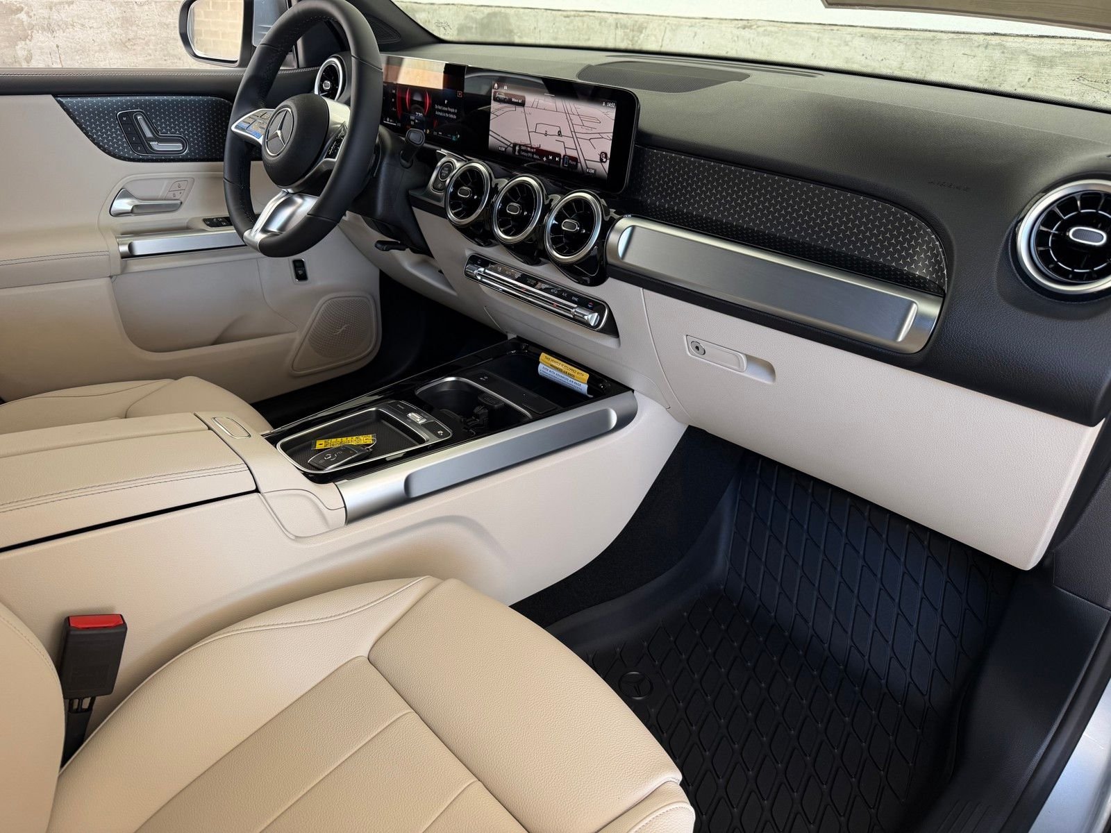 New 2026 Cirrus Silver Metallic Mercedes-Benz GLB 250 image 14
