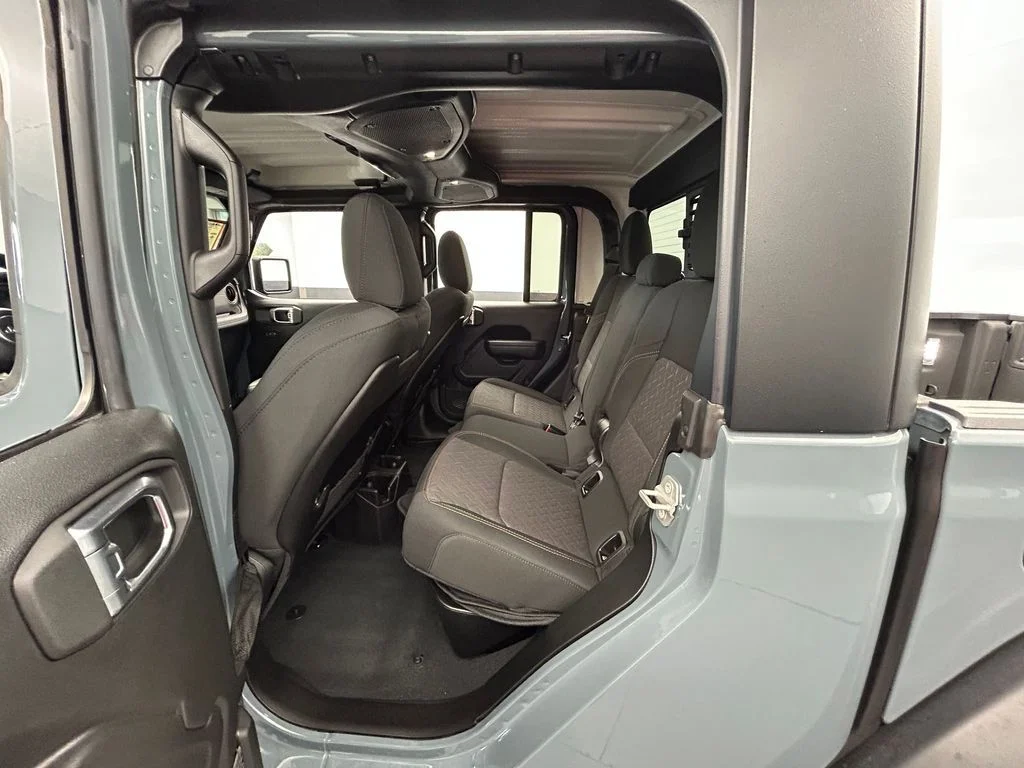 Used 2024 Anvil Clear Coat Jeep Mojave image 22