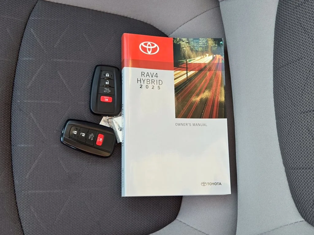 Used 2025 Red Toyota XLE image 10