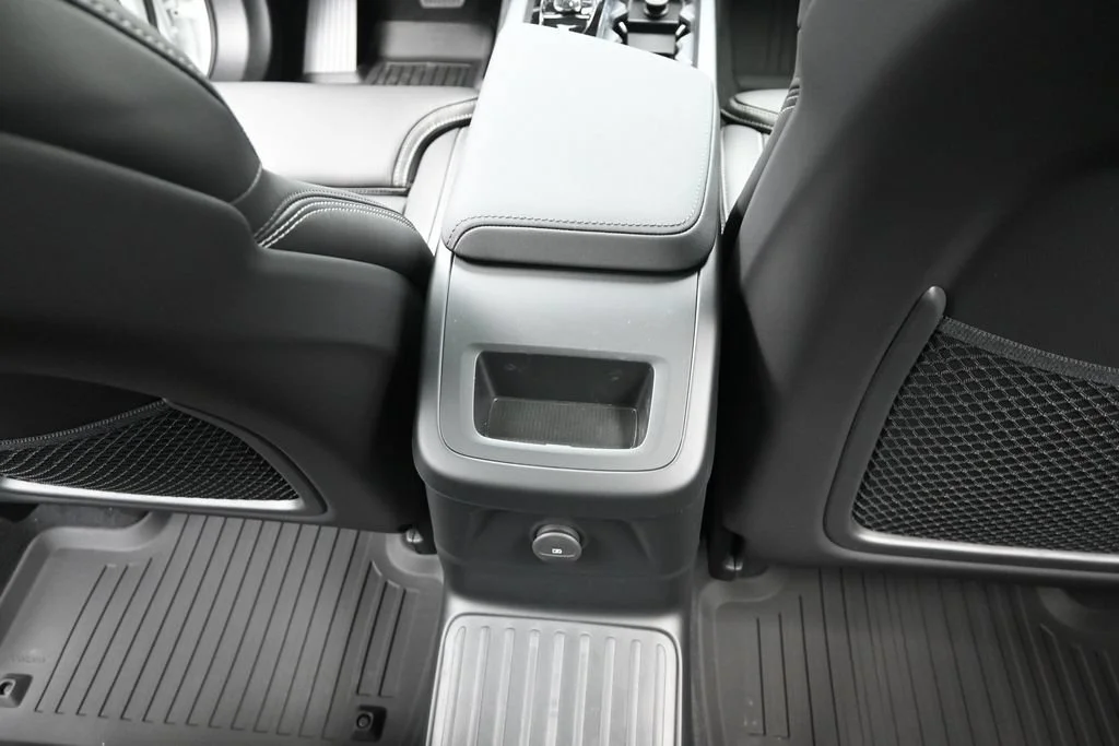 New 2027 Crystal White Volvo T8 Ultra image 18