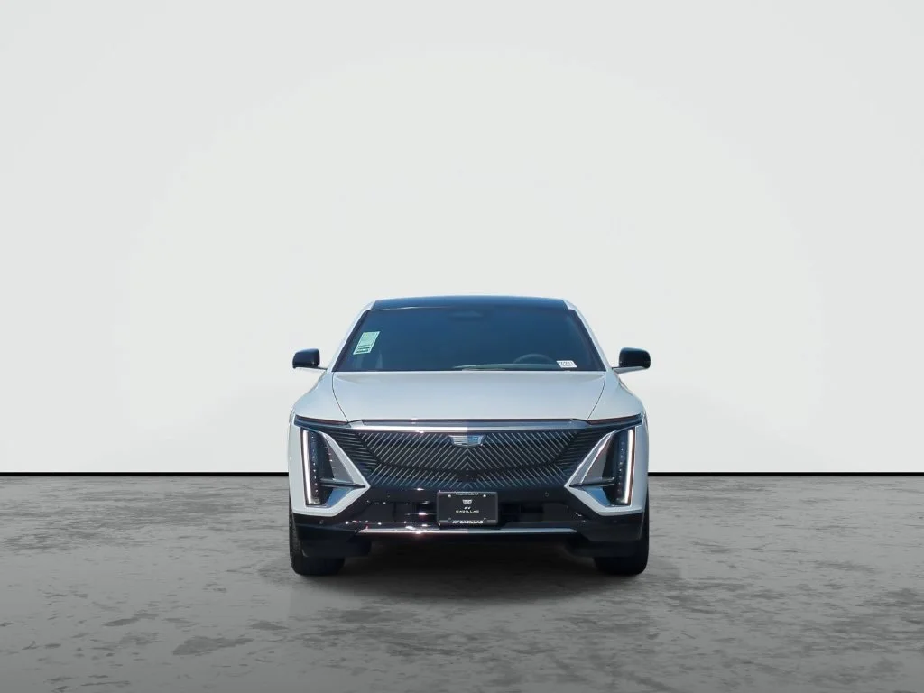 New 2027 Vibrant White Tricoat Cadillac Luxury image 3
