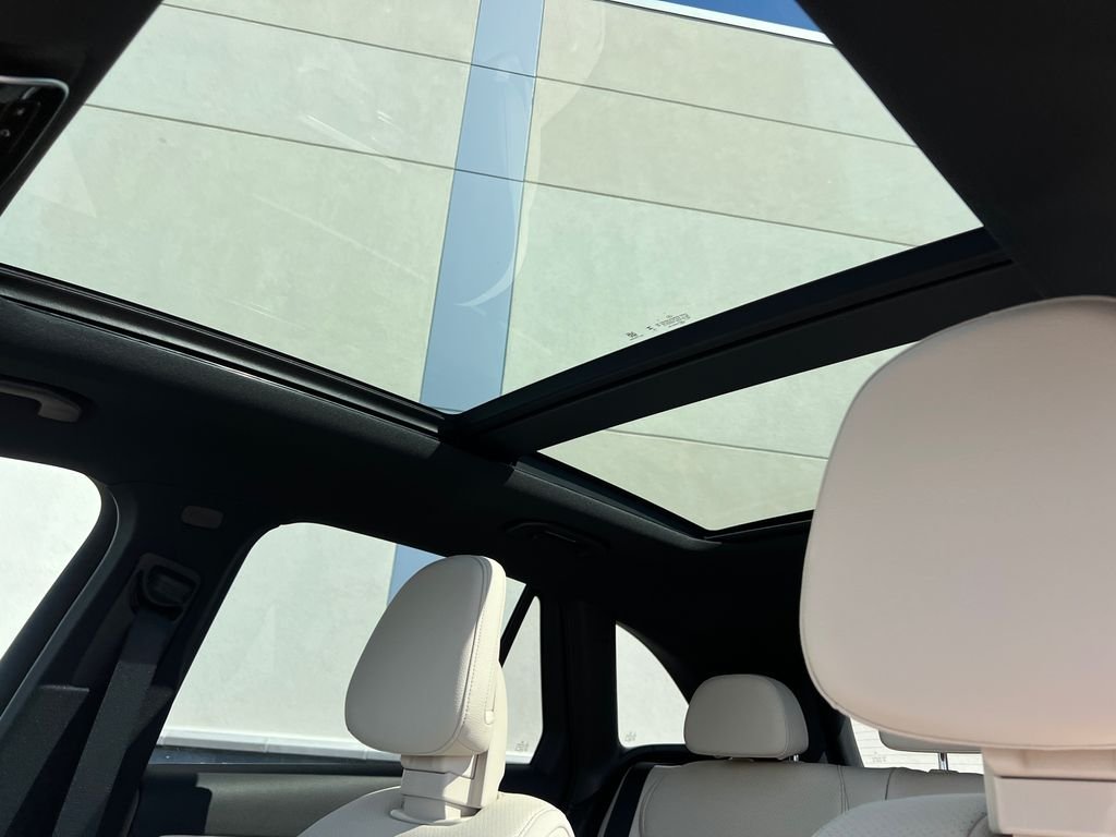 New 2027 Black Mercedes-Benz GLC 300 image 20