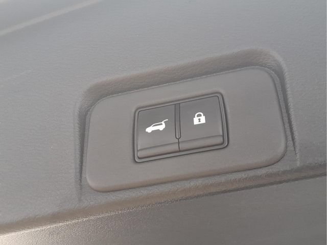 Used 2025 Silver Nissan SL Intelligent AWD image 28
