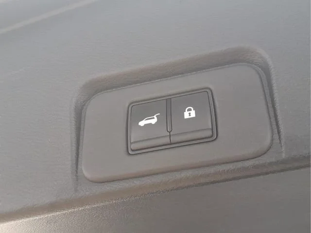 Used 2025 Silver Nissan SL Intelligent AWD image 28