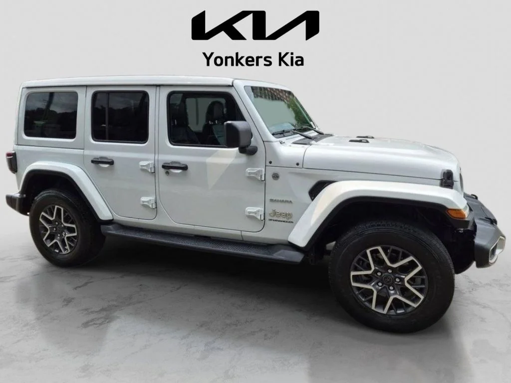 Used 2024 White Jeep Sahara image 5