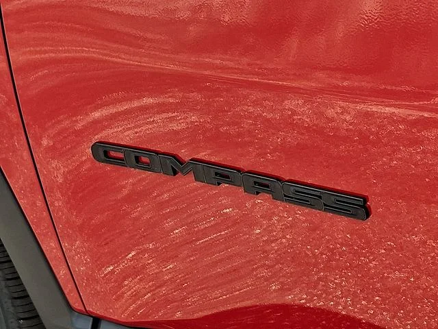Used 2023 Red Jeep Latitude image 31