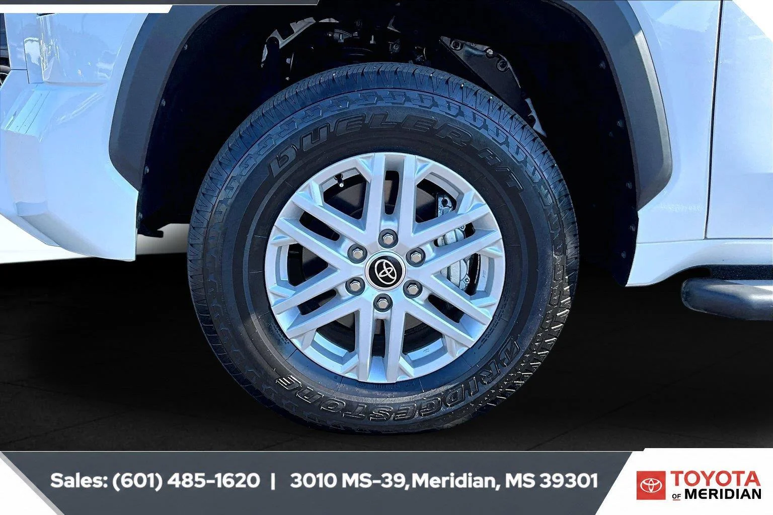 Used 2023 Ice Cap Toyota SR5 image 7