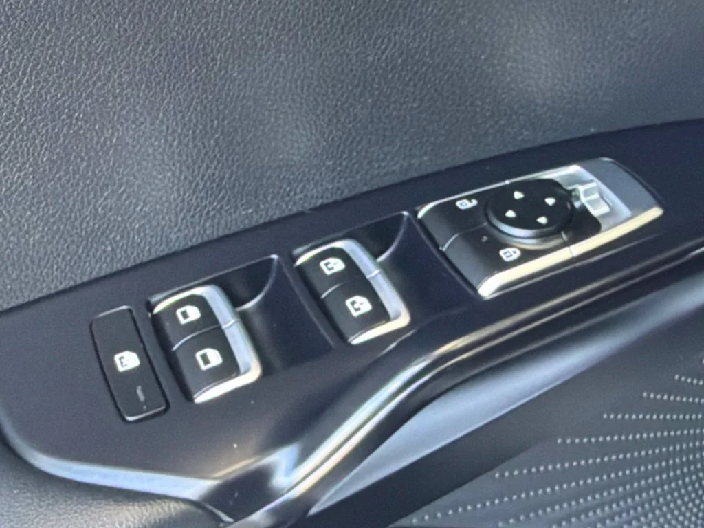Used 2022 Glacial White Pearl Kia GT-Line image 20