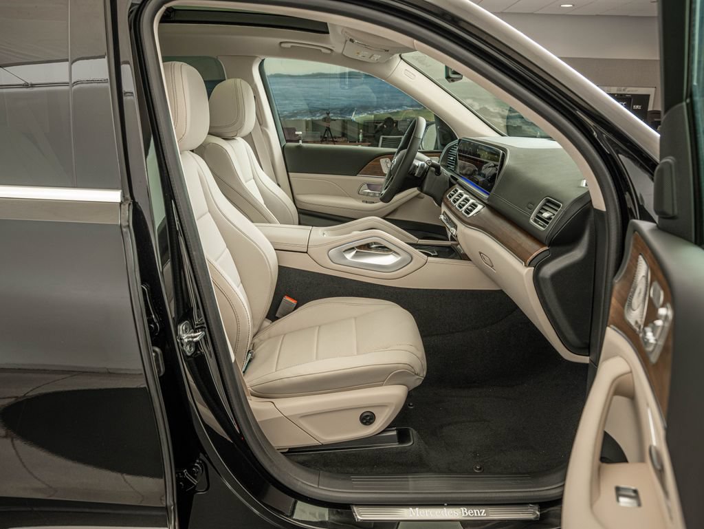 New 2026 Black Mercedes-Benz GLS 450 image 35