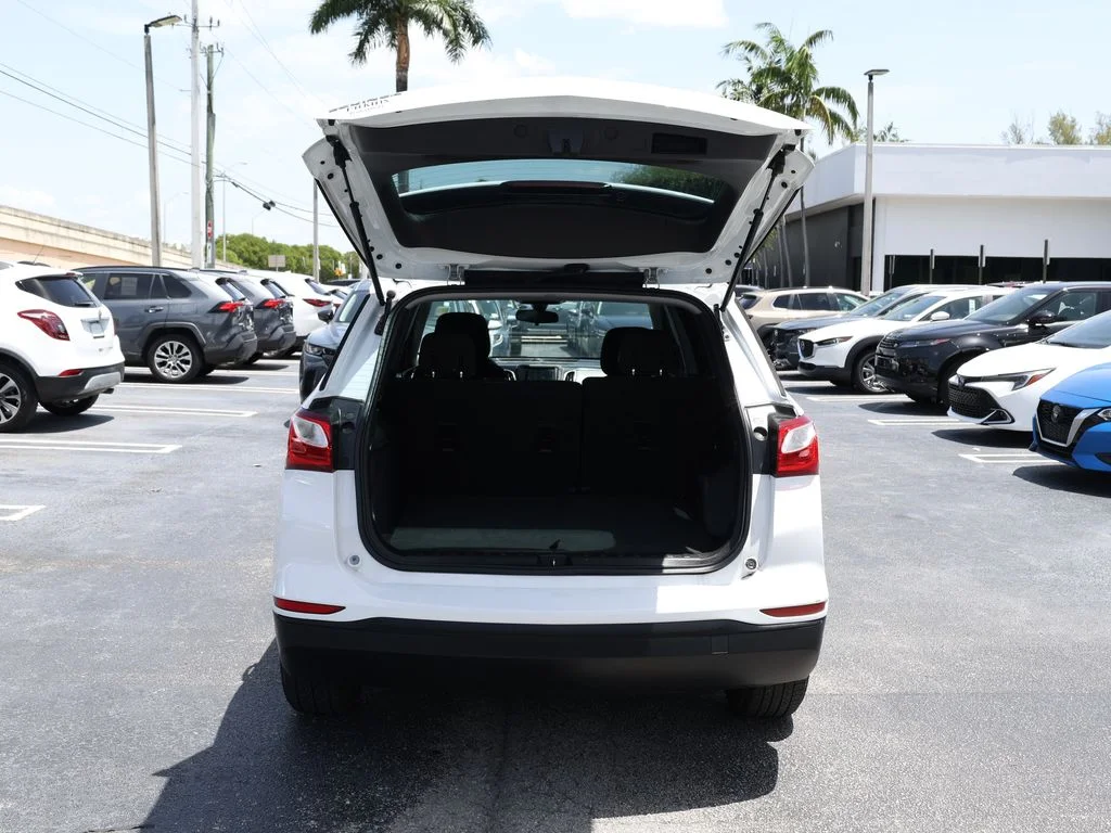 Used 2019 White Chevrolet LS image 7