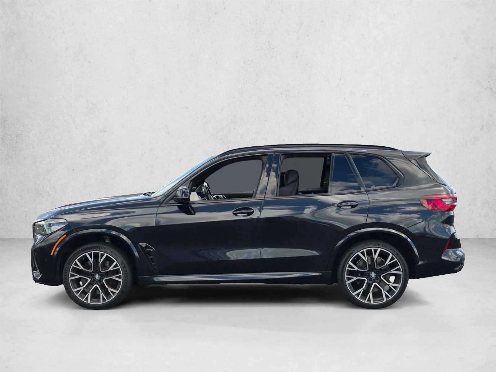 Used 2022 Black Sapphire Metallic BMW  image 8