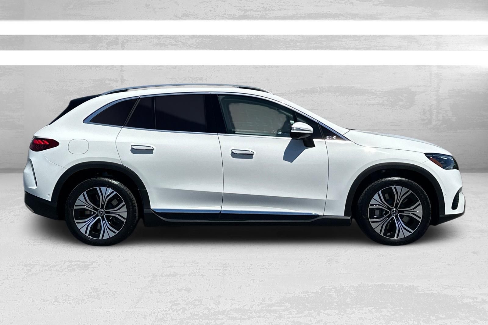 New 2026 White/off-white Mercedes-Benz 320 SUV image 3