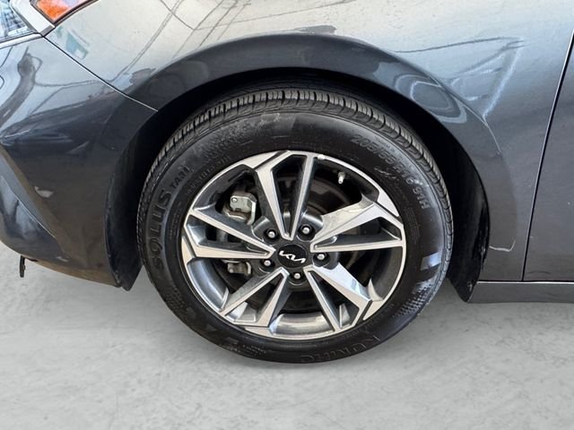 2024 Kia Forte LXS - Photo 23