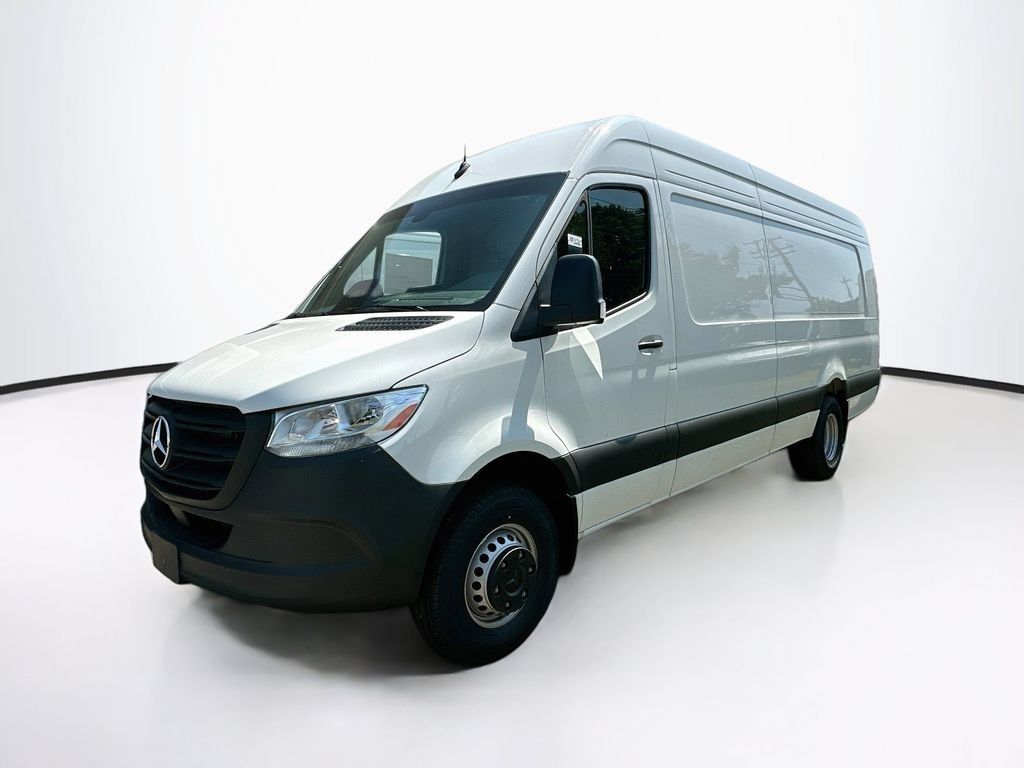 New 2026 Arctic White Mercedes-Benz Cargo 170 WB image 29