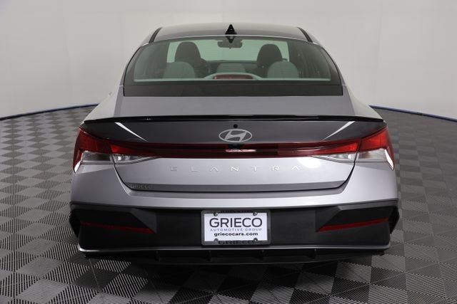 Used 2026 Silver Hyundai SEL Sport image 7